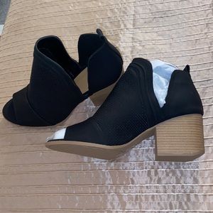 New size 10 Black Nubuck V Cut Booties by Qupid